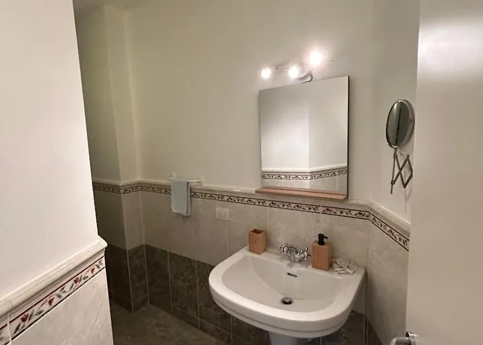 Housitaly Apartment Lecco